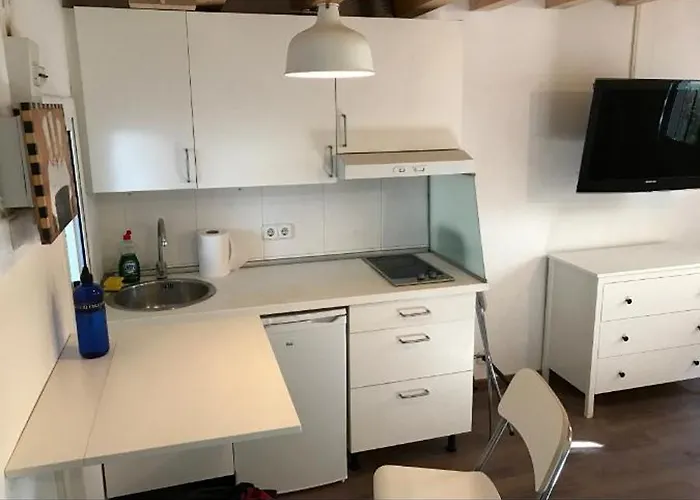 Mini Piso Con Escaleras شقة *